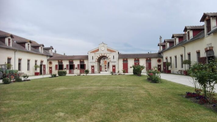 Cour d'honneur - 1-Lac du Der