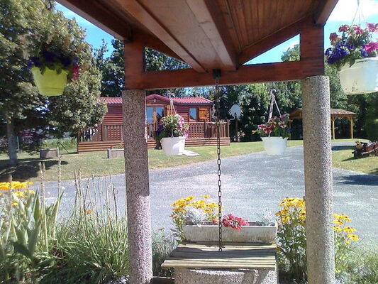 Camping La Croix Badeau - camping fleuri