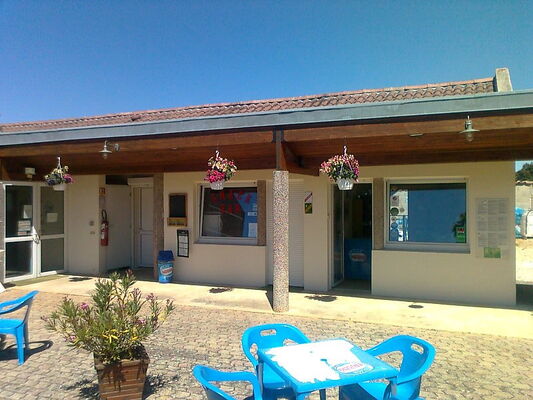 Camping La Croix Badeau - bâtiment d' accueil