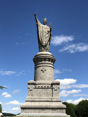 Statue-du-Pape-UrbainII-2--Chatillon-sur-Marne-g-peze-OTPC