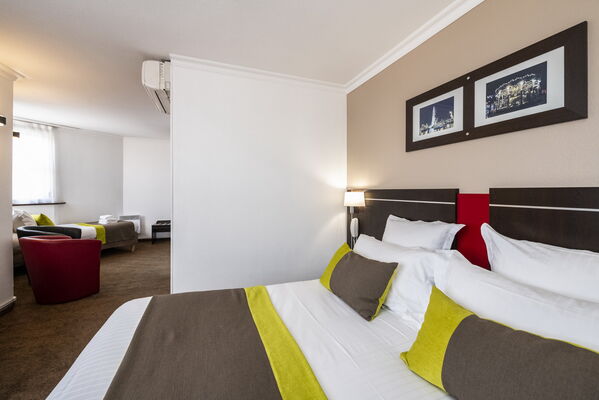 chambre-triple-campanile-reims-centre