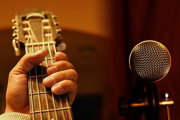 guitar-4231782-1920