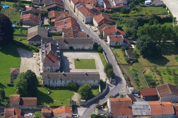 2-chateau-de-Bienville