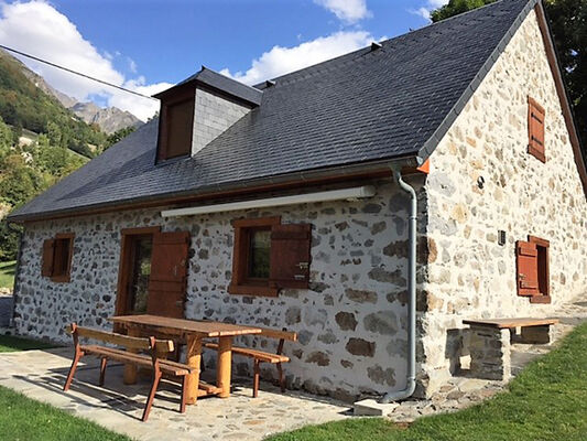 0m-exterieur-goube-gedre-HautesPyrenees