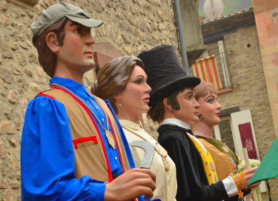 Fêtes Pâques Villefranche Géants 3