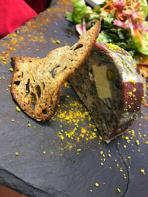 La Senyera carte février 2017 Pressé de canard de la Maison Collverd aux pistaches et au foie gras