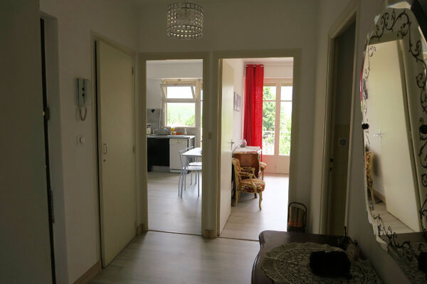 Vue salon et hallT
