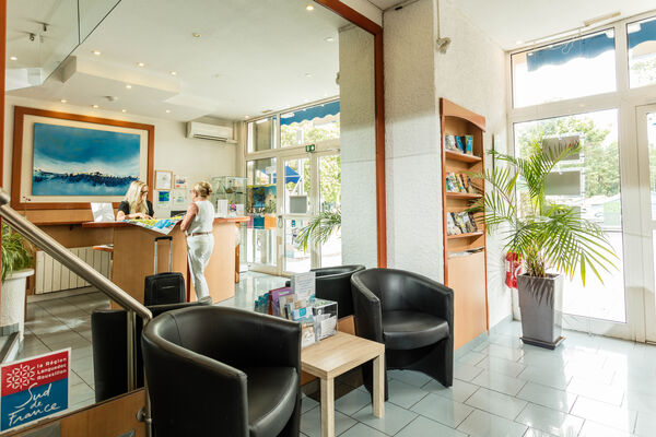 hotel-centre-plage---argeles-sur-mer---recep2