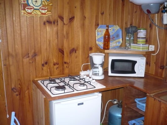 Cuisine---Les-Noisetiers---Mme-Baville---Gruchet-Saint-Simeon