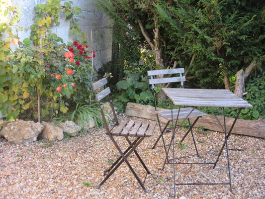 Coffee Table Front Garden