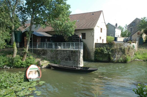 Extérieur du moulin de la Bruère