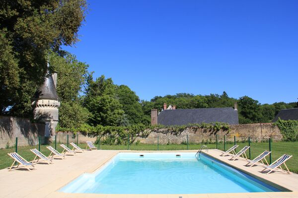 La piscine du Château d'Amenon