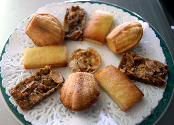HOT877000971 - petit-four-sec-maison