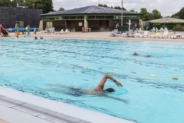 piscine de bauge-en-anjou-HD-photo©sebastien gaudard