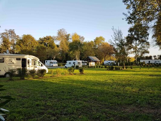 72-bazouges-cré-sur-loir-aire-camping-car-park-aire