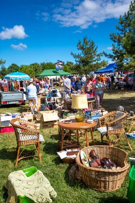 Brocante 1 - ©Simon Bourcier