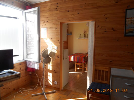 Grande chambre vue sur cuisine