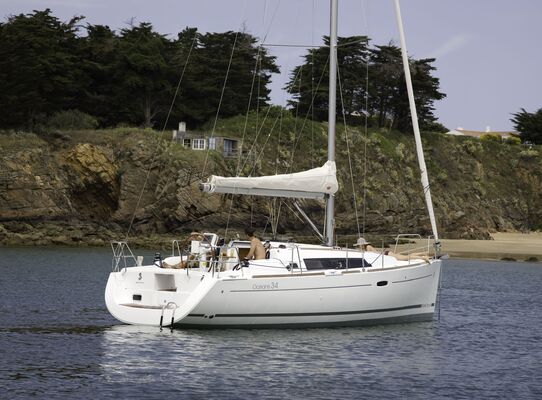 Location bateau voilier Atlantique Vendée St Gilles Croix de Vie Océanis 34