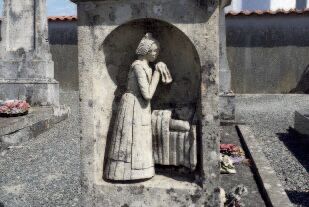 PROMENADE-DECOUVERTE-AU-CIMETIERE-DE-CHARZAIS---UN-PEU-DE-TAPHOPHILIE