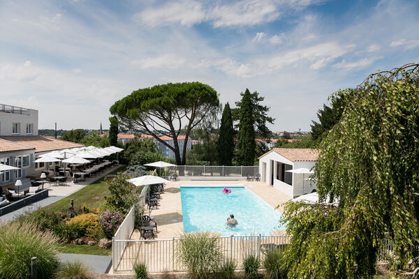 Piscine chauffée hotel spa marais poitevin