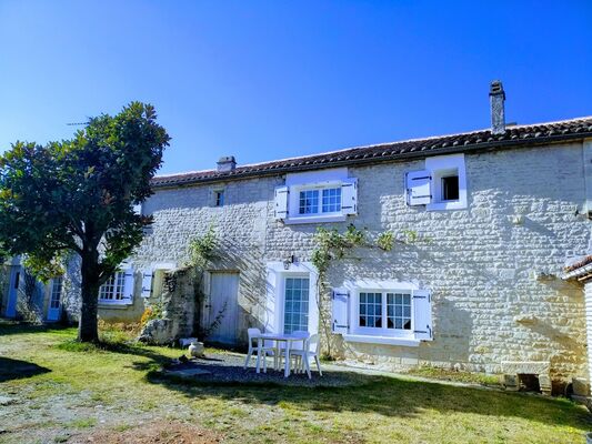 meuble-gite-la-chatellenie-d-ardennes-fontenay-le-comte-85200-8