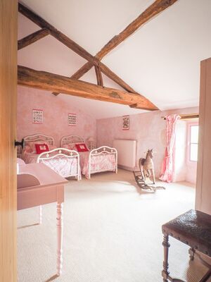 meuble-gite-la-tour-85410-saint-laurent-de-la-salle-10-2
