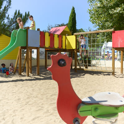 aire de jeux enfants la paree preneau