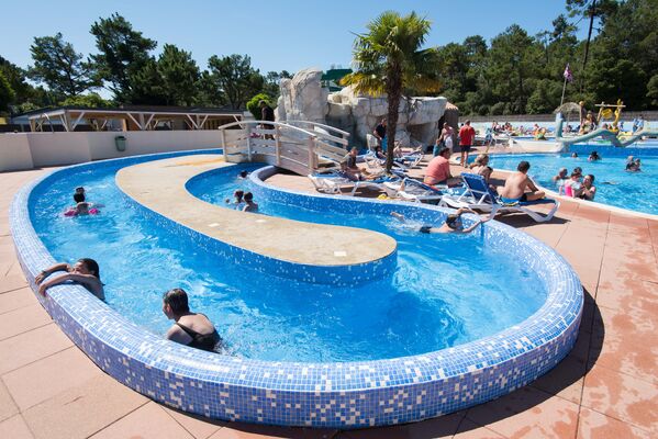 piscine_leschouans_sainthilairederiez