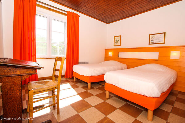 chambre-orange-gite-boulangerie-Domaine de Bacqueville -IMG_8053