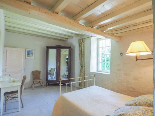chambres-d-hotes-logis-la-tour-85410-saint-laurent-de-la-salle-2