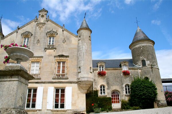château-de-terre-neuve-fontenay-le-comte-85-pcu-1