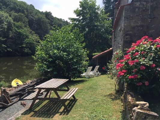 jardin-au-bord-de-l-eau-le-retro