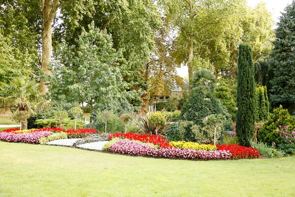 parc-de-l-hotel-de-ville-fontentay-le-comte-85-pcu-4