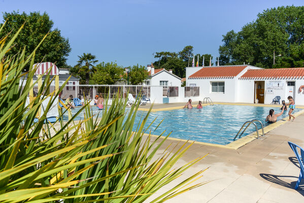 piscine exterieure chauffee la paree preneau
