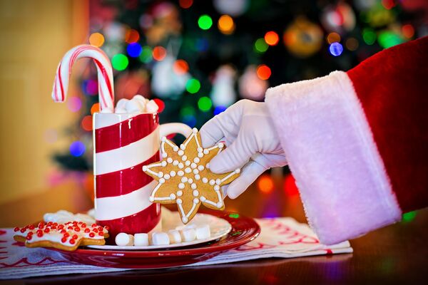 santas-arm-1906513_1920
