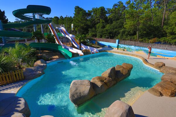 piscinetoboggans_leschouans_sainthilairederiez