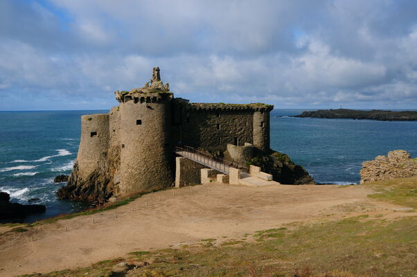 100070_vieux_chateauiledyeu