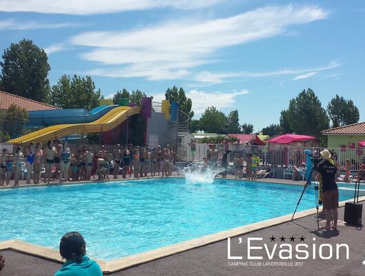 2018-camping-evasion-landevieille-vendee-les-sables-olonne-piscine-jeux-toboggans-animation-starclip