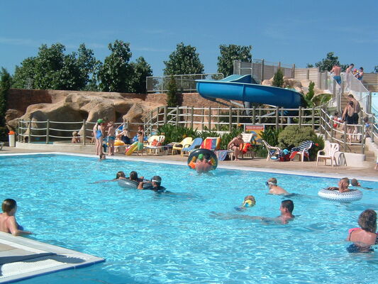 piscine2_lesecureuils_sainthilairederiez