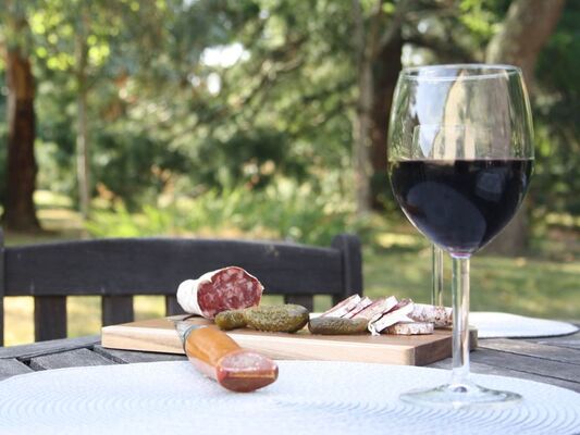 ...ou l'apéro saucisson ! ... avec modération bien-sûr ;)