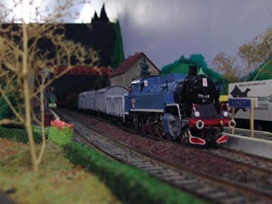 Train miniature givetois