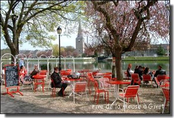 Le café du rivage (terrasse)