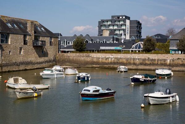 Vue-Port-en-Dro-Petit-train-touristique-Carnac-Morbihan-Bretagne-Sud