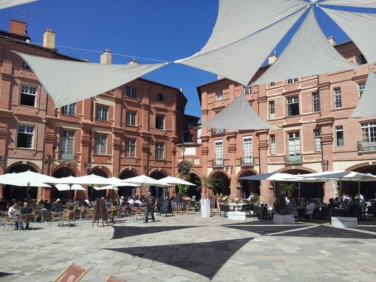Place Nationale - Montauban Tarn-et-Garonne - Monument