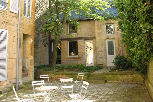 La Maison des Ailleurs