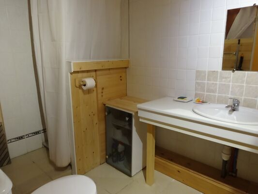 Salle d'eau Meublé Mme HERARD VIAL C St Julien en Champsaur