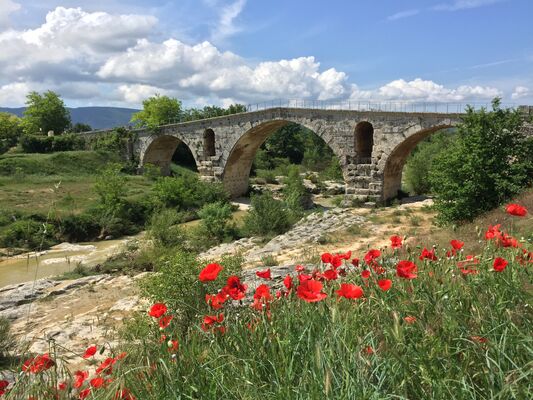 Pont Julien