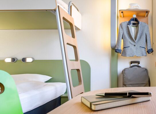 Hotel IBIS Stains 93
