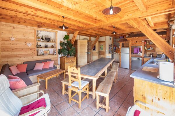 Salle à manger et cuisine