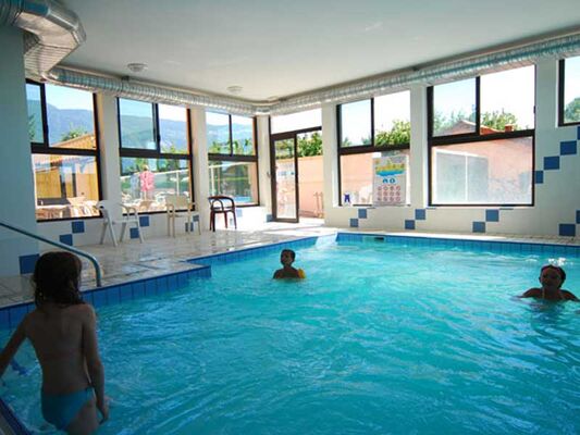 camping-colombiere-piscine